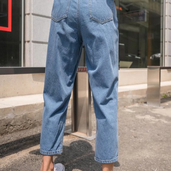 Floral Embroidery Cropped Mom Fit Jeans - Picture 2 of 6